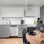 Great 2 Bedroom Near Arctic Cathedral Тромсё