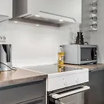 Great 2 Bedroom Near Arctic Cathedral Апартаменты Тромсё