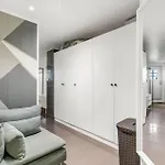 Апартаменты Great 2 Bedroom Near Arctic Cathedral