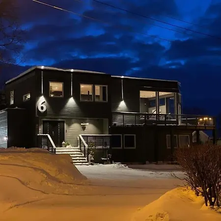 Great 2 Bedroom Near Arctic Cathedral 아파트