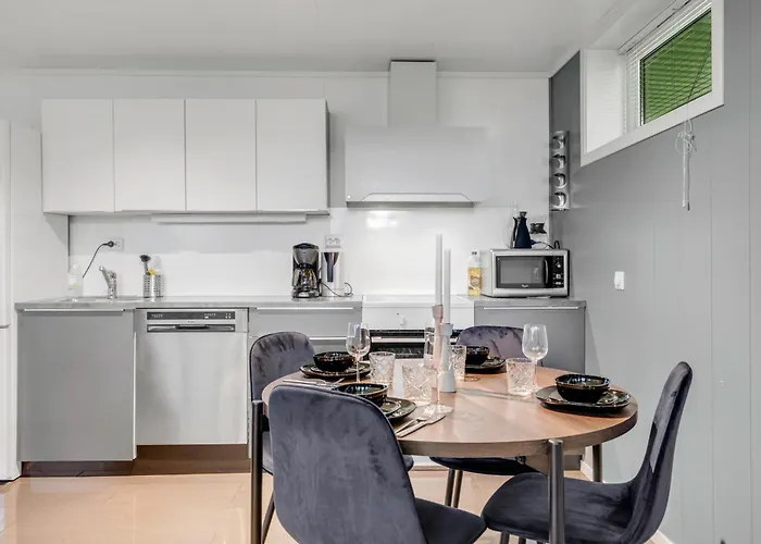 Great 2 Bedroom Near Arctic Cathedral アパート