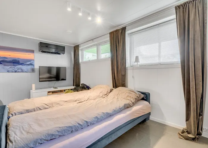 Great 2 Bedroom Near Arctic Cathedral