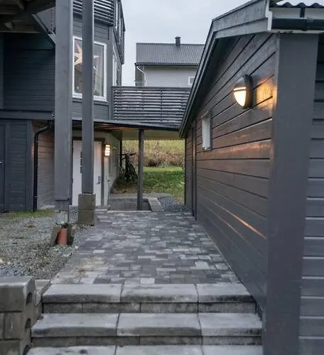 Great 2 Bedroom Near Arctic Cathedral * トロムソ