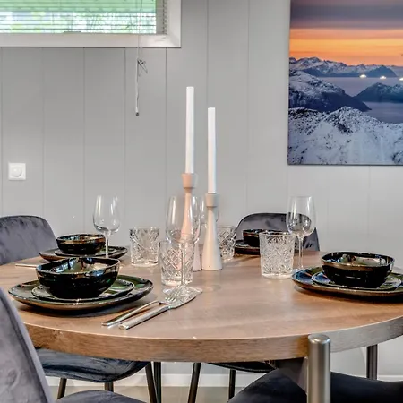 Great 2 Bedroom Near Arctic Cathedral